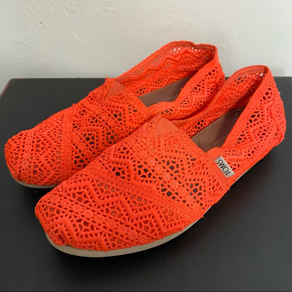 TOMS slip ons